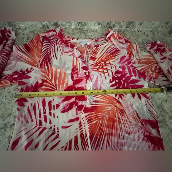 Emily Daniels 3/4 Ruched Sleeve V Neck Palm Leaf Red Orange Pink Blouse Size M - Picture 9 of 10